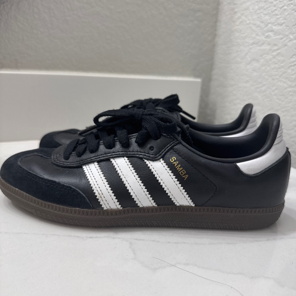 Black and White Sambas